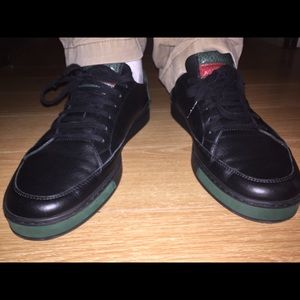 GUCCI MEN’S BLACK LEATHER LOWTOP SNEAKERS SZ 10.5